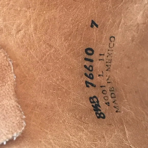 Size 7 / FRYE Leather Moto Boots / Cream Crackled-Distressed Look - Picture 14 of 15